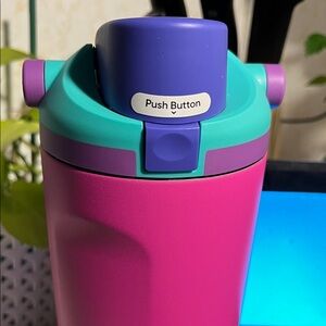 Owala Sway 30 oz in Shocking Grape